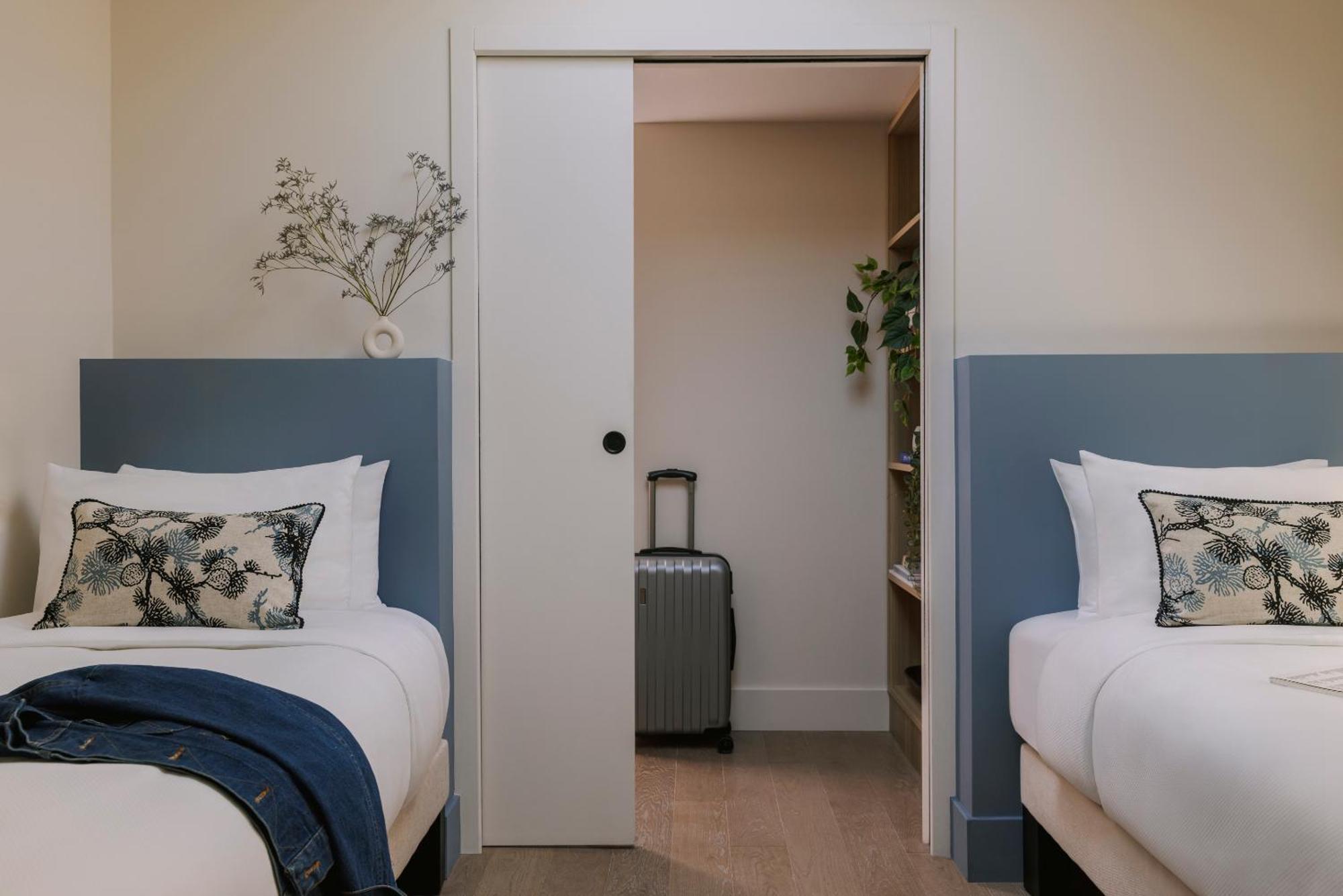 Hotel Yelo Mozart Powered By Sonder Niza Exterior foto